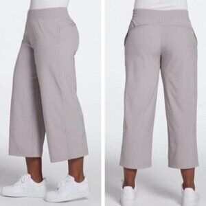 Calia by Carrie underwood wide leg elastic waist cropped pants gray color M
